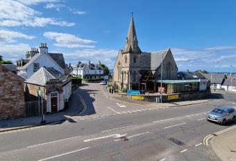 Colin Young Place has Balcony rooms