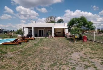 Balcon de los Andes has rooms with a private hot tub