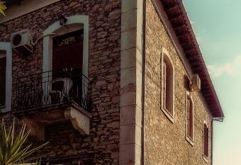 Dinos Rooms has Balcony rooms