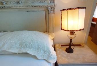 Hotel Oviv dimora del borgo allows 18 year olds to book a room