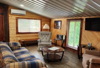 Sunset Cabin has Balcony rooms