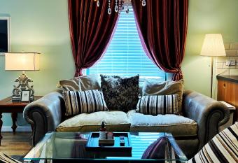 Retro Seaside Apt with Patio has Balcony rooms