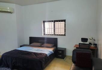 Luxury Exotic En-suite Studio in shared Flex-E-Rent apartment allows 18 year olds to book a room