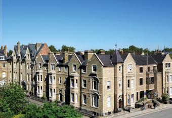Rewley House University of Oxford allows 18 year olds to book a room