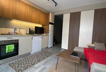 Ayval  k ta daire allows 18 year olds to book a room