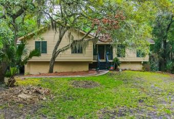 901 Gull Cove has Balcony rooms