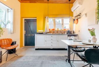 The Corner House has Balcony rooms