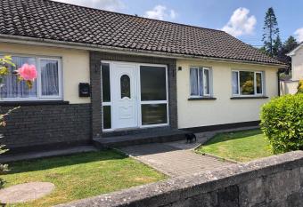 ST Catherines lodge allows 18 year olds to book a room