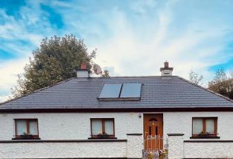 River Cottage has Balcony rooms