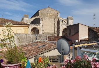 Belle Maison de village, Terrasse vue panoramique. has Balcony rooms