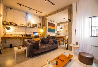 Moderno&Confort  vel - centro de Campinas allows 18 year olds to book a room