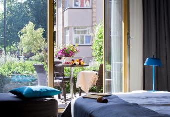 Kurshi Hotel & Spa allows 18 year olds to book a room