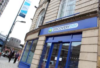 Discovery Inn - Leeds allows 18 year olds to book a room