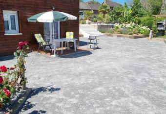 La Lande Chauvin has Balcony rooms