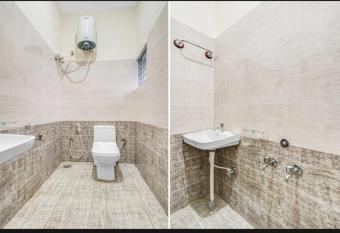 Hotel Heaven has Balcony rooms