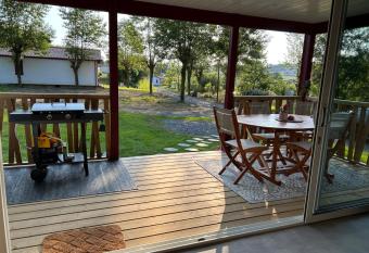 Erreka pays basque has Balcony rooms