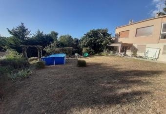 Propri  t   avec 3 chambres proche de la source de l infernet has Balcony rooms