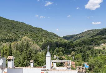 Casa Paula - Adults Only allows 18 year olds to book a room