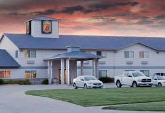 Super 8 by Wyndham Carroll/East has Smoking rooms