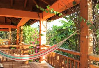Hotel Posada Seremein Roatan allows 18 year olds to book a room