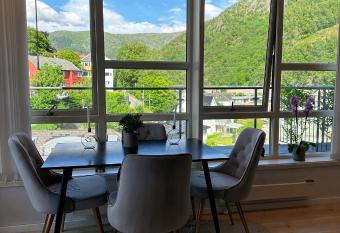 Bergen Bliss: Mountain View has Balcony rooms