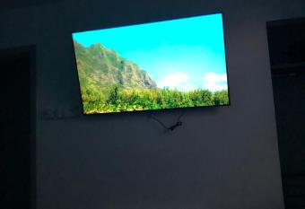 Modern Travis House has Balcony rooms