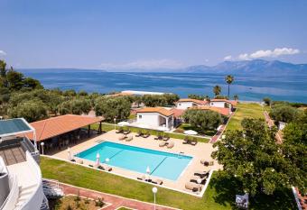 Blue Marine Village allows 18 year olds to book a room