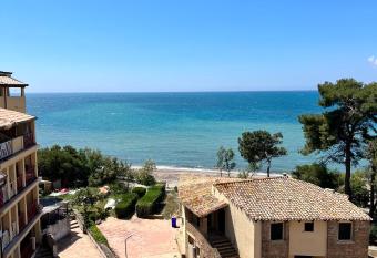 Praialonga - Attico con terrazzo has Balcony rooms