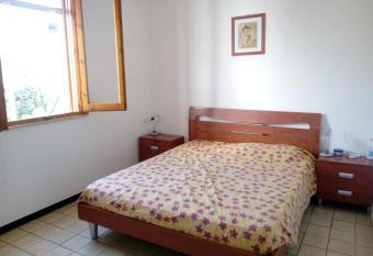 La casa al mare has Balcony rooms