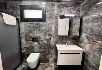 Villa Ege 1 allows 18 year olds to book a room