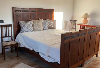 Il gelsomino notturno. has rooms with a private hot tub