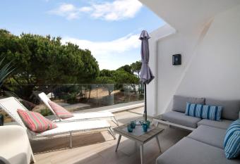 Vitory Village Apt 9 A Qdl has Balcony rooms