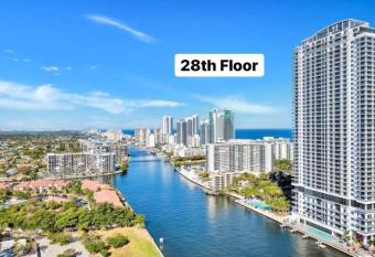 5-Min From Beach     Cozy Condo     Breathtaking Views has Balcony rooms