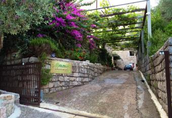 Guest House Maslina has Balcony rooms
