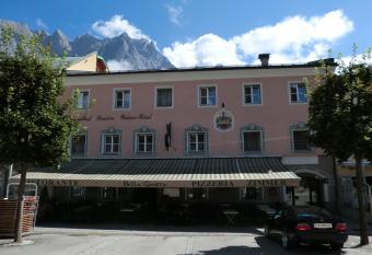 Weisses R  ssl Werfen has Balcony rooms