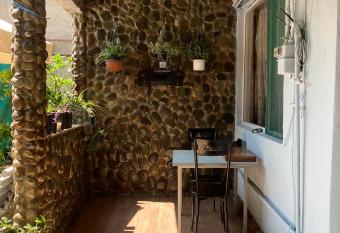 HOTEL NATIA allows 18 year olds to book a room