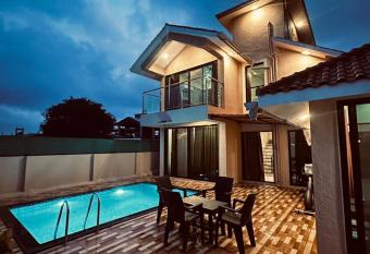 Chein Villa has Smoking/Balcony rooms