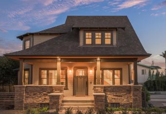 Pismo Cottages on Wadsworth has Balcony rooms