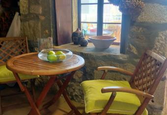 CERCA DE LA PLAYA, CON BODEGA, TERRAZA y JARDIN has Balcony rooms