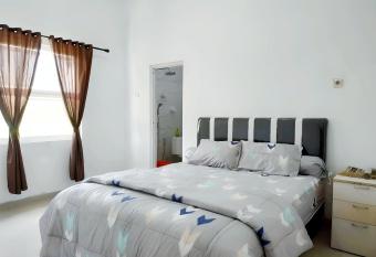 Jogja Homestay 354 has Balcony rooms