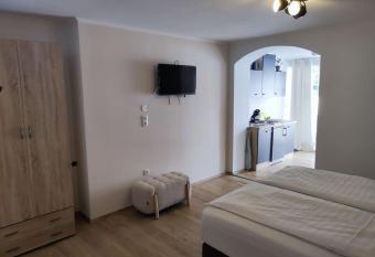 Appartement beim Strandbad allows 18 year olds to book a room