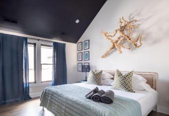 LoSo Luxury Loft w/ Roof Deck allows 18 year olds to book a room