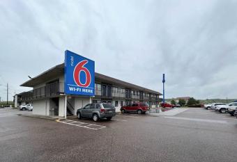 Studio 6 Casper, WY allows 18 year olds to book a room