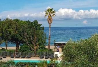 Studio cabine vue sur mer et piscine has Balcony rooms