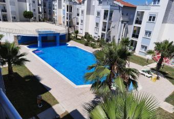 Havuzlu Sitede L  ks 3+1 Daire has Balcony rooms