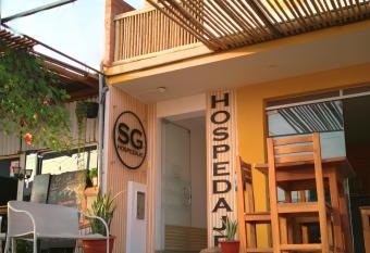 SGH Paracas Hospedaje has Balcony rooms