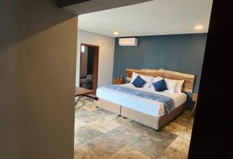 Hotel La Bikina has rooms with a private hot tub