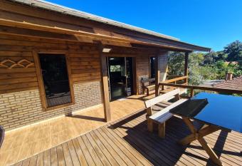 Alpes dos anjos casa com SPA EXTERNO has rooms with a private hot tub