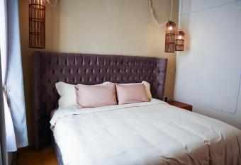 Real Santuario has rooms with a private hot tub