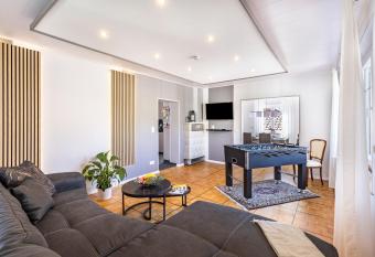 Basislager has Balcony rooms